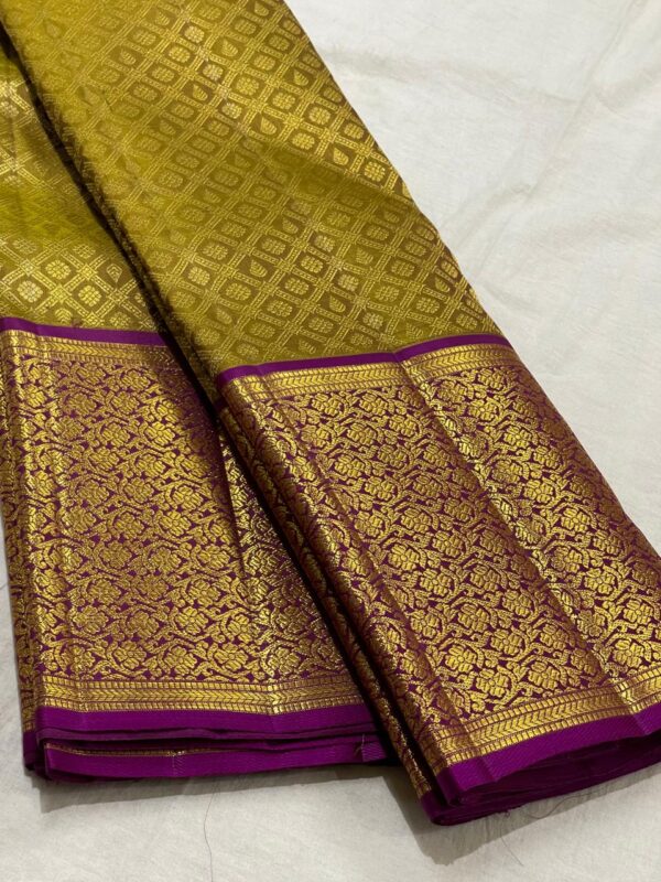 Mehndi Green Kanjivaram Silk Saree With Purple Border