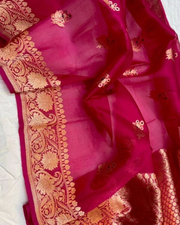 Beautiful pure light weight Banarasi Organza Silk Saree in Magenta