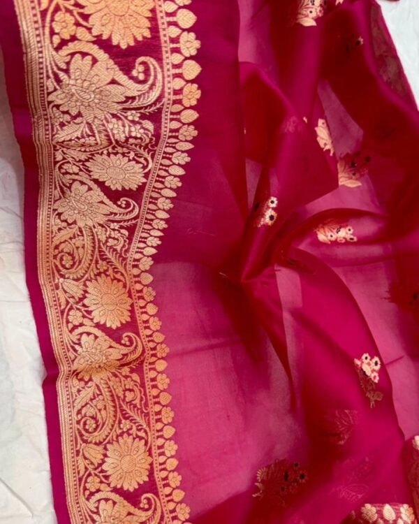 Beautiful pure light weight Banarasi Organza Silk Saree In Magenta