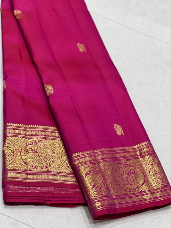 Rani Pink Kanjivaram SIlk Saree In Small Border