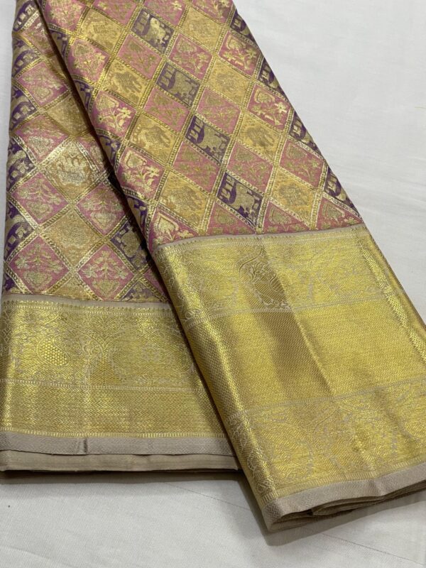 Kanjivaram Silk Saree in Onion Pink with Gold Body and Cream Border