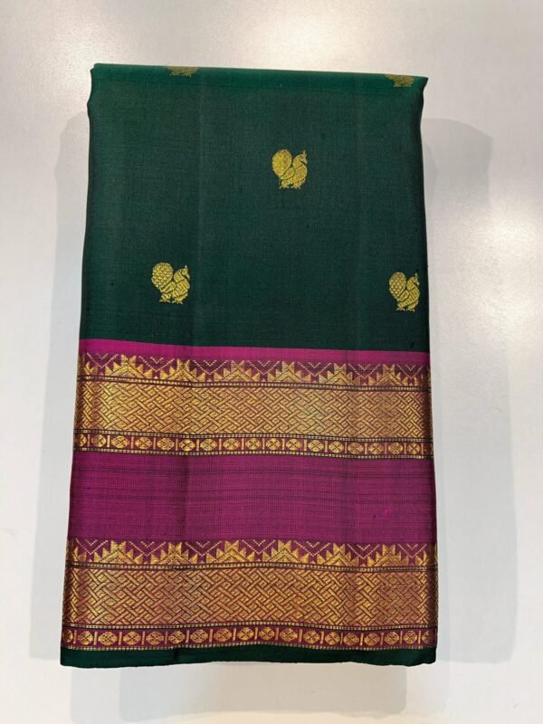 Retta Patta Border Kanchipuram silk Saree In Green With Pink