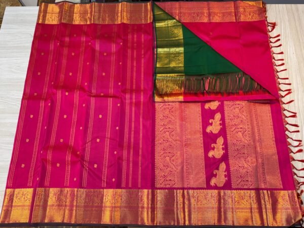 Kanchipuram SIlk Saree In Reddish Pink