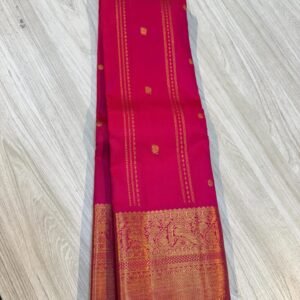 Kanchipuram SIlk Saree In Reddish Pink