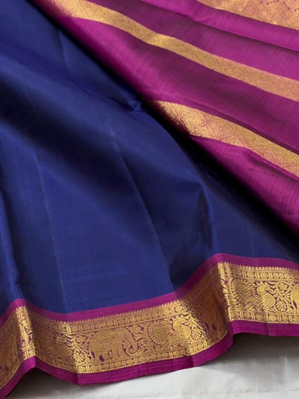 Small Border Kanchipuram Silk Saree In Blue With Dark Pink