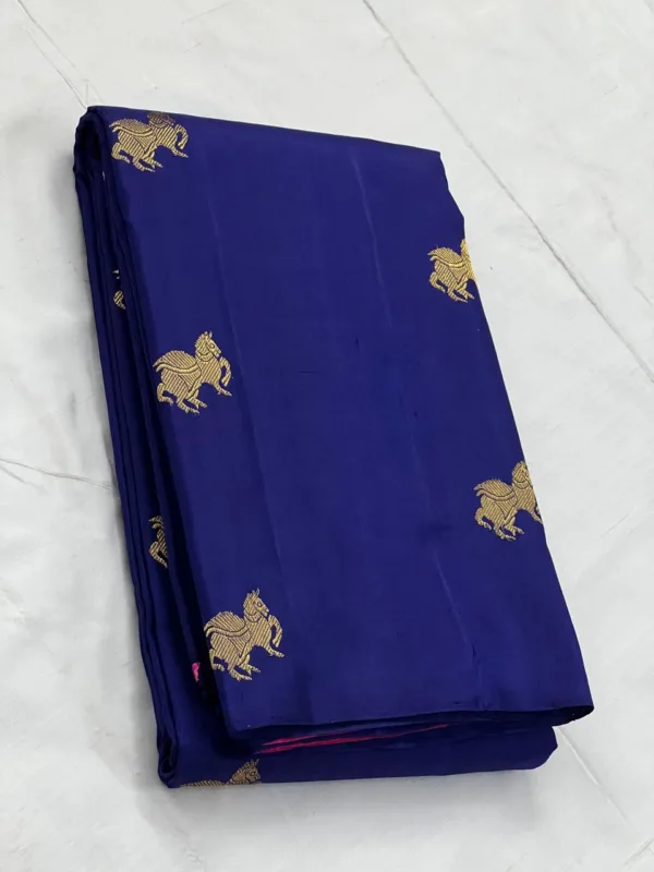 Borderless Blue Kanchipuram SIlk Saree With Pink Pallu