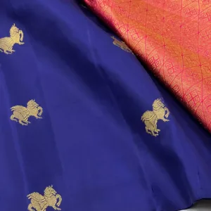 Borderless Blue Kanchipuram SIlk Saree With Pink Pallu