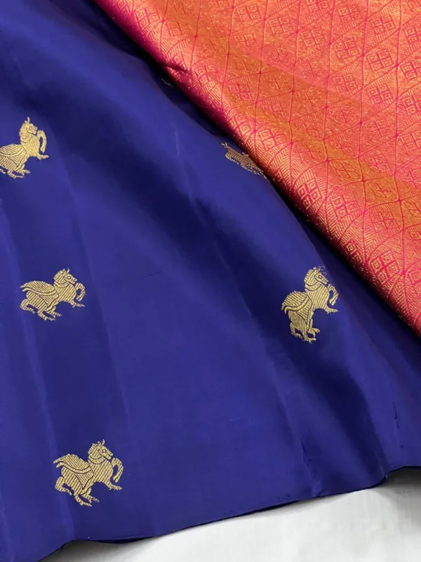 Borderless Blue Kanchipuram SIlk Saree With Pink Pallu