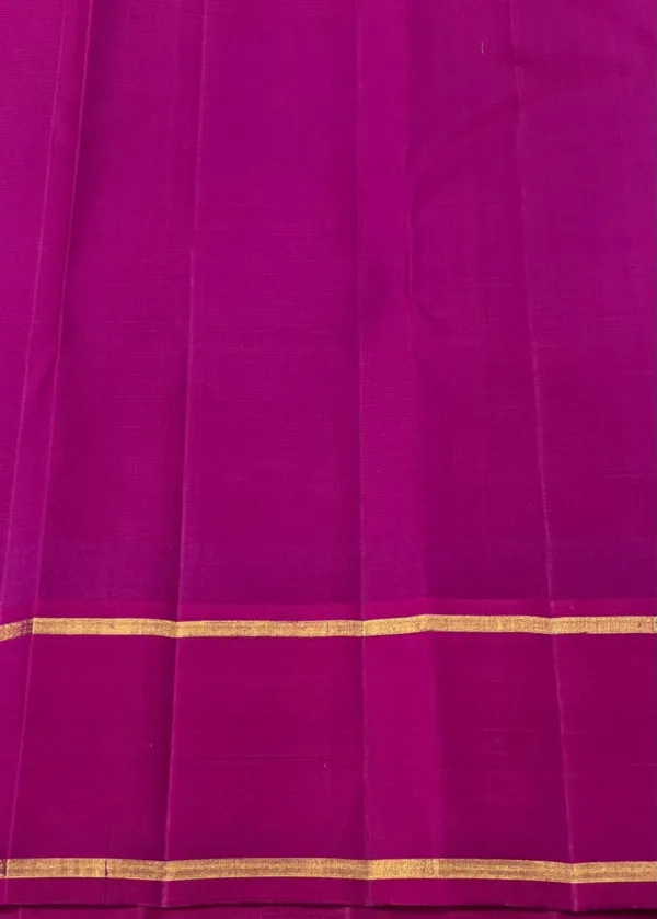 Korvai Kanchipuram silk Saree In Cream With Purple