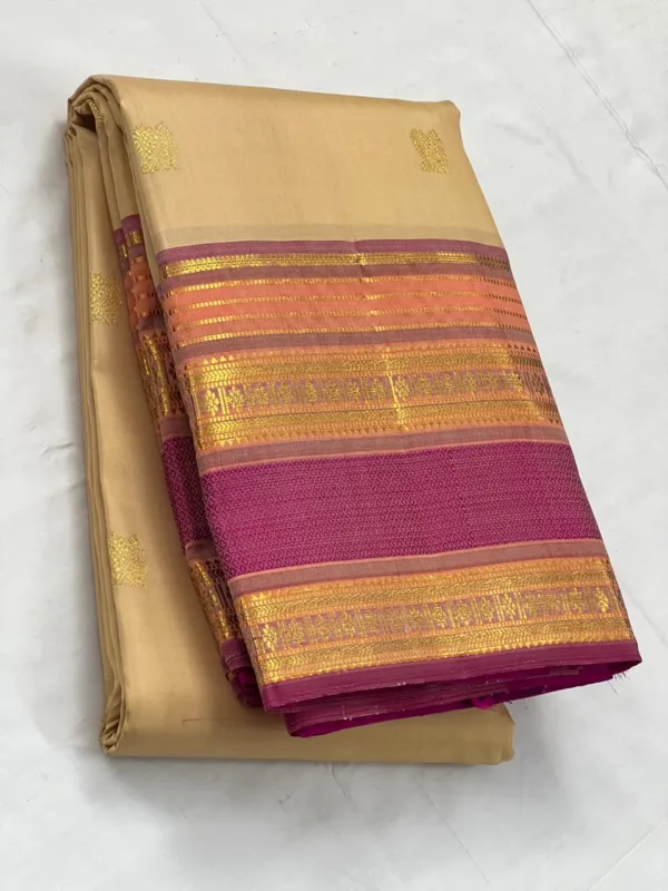 Kanchipuram Silk Saree In Ivory With PInk