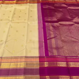 Kanchipuram Silk Saree In Ivory With PInk