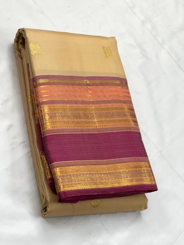 Kanchipuram Silk Saree In Ivory With PInk