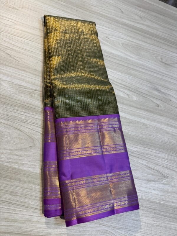 Kanchipuram Silk Saree In Green With Lavender