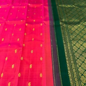 Borderless Kanchipuram Silk Saree In Rani With Green