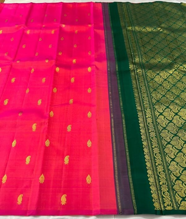 Borderless Kanchipuram Silk Saree In Rani With Green