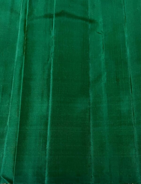 Borderless Kanchipuram Silk Saree In Rani With Green