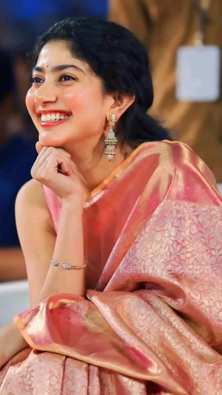 Sai Pallavi in Kanjivaram Saree: A Vision of Grace in Pink at Shyam Singha Roy Trailer Launch 9 Sai Pallavi in Kanjivaram saree
