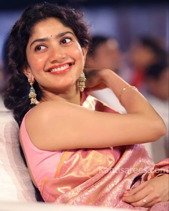 Sai Pallavi in Kanjivaram Saree: A Vision of Grace in Pink at Shyam Singha Roy Trailer Launch 4 Sai Pallavi in Kanjivaram saree