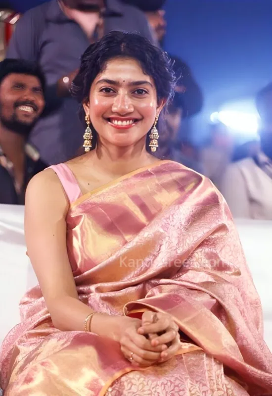 Sai Pallavi in Kanjivaram Saree: A Vision of Grace in Pink at Shyam Singha Roy Trailer Launch 2 Sai Pallavi in Kanjivaram saree