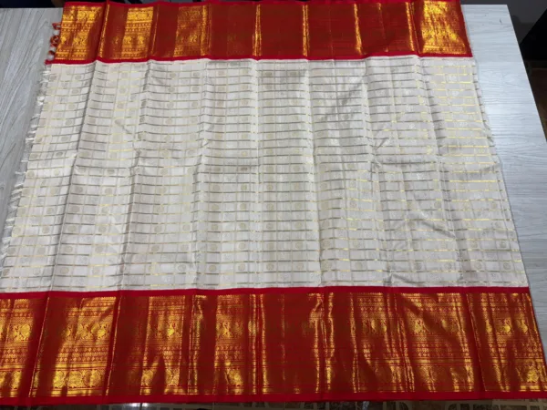 Muhurtham Kanchipuram Silk Saree In White with Red
