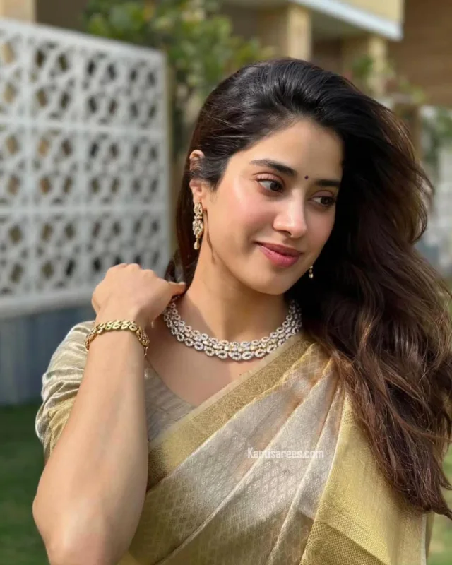 Janhvi Kapoor in Kanjivaram Silk Saree Looks Like a Golden Dream Come True 4 Janhvi Kapoor in Kanjivaram Silk Saree