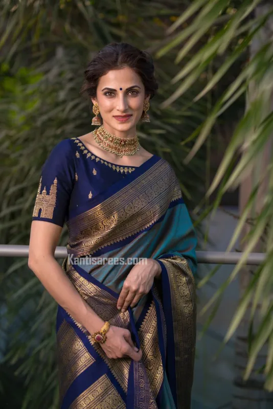 Shilpa Reddy in Kanchipuram Silk Saree: A Regal Statement in Peacock and Navy 6 Shilpa Reddy in Kanchipuram Silk Saree