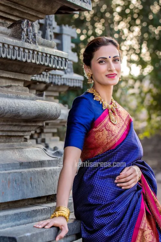 Shilpa Reddy in Kanjivaram Silk Saree: A Royal Blue and Rani Pink Masterpiece That Captivated All 5 Shilpa Reddy in Kanjivaram Silk Saree