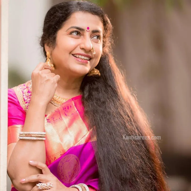 Suhasini in Kanjivaram Silk Saree: A Mesmerizing Blend of Grace and Tradition 2 suhasini 2