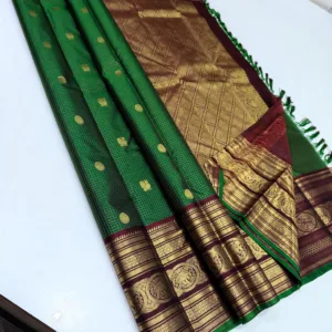 Pure kanjivaram silk saree In Bottle green and Marron red combination in vaira oosi design