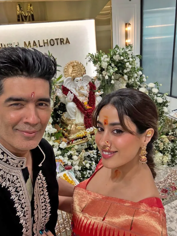 Jahnvi Kapoor in Paithani Silk Saree: A Radiant Celebration of Red, Heritage, and Handloom Artistry 8 janvikapoor 8