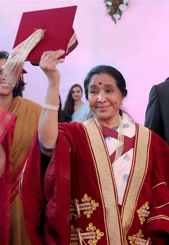 Asha Bhosle Biography: The Evergreen Voice of India | Life, Songs & Legacy 7 Asha Bhosle Biography