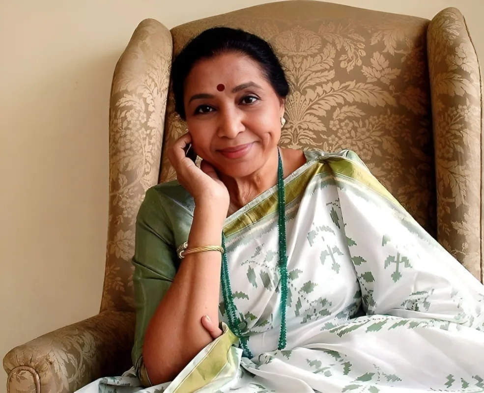 Asha Bhosle Biography: The Evergreen Voice of India | Life, Songs & Legacy 8 Asha Bhosle Biography